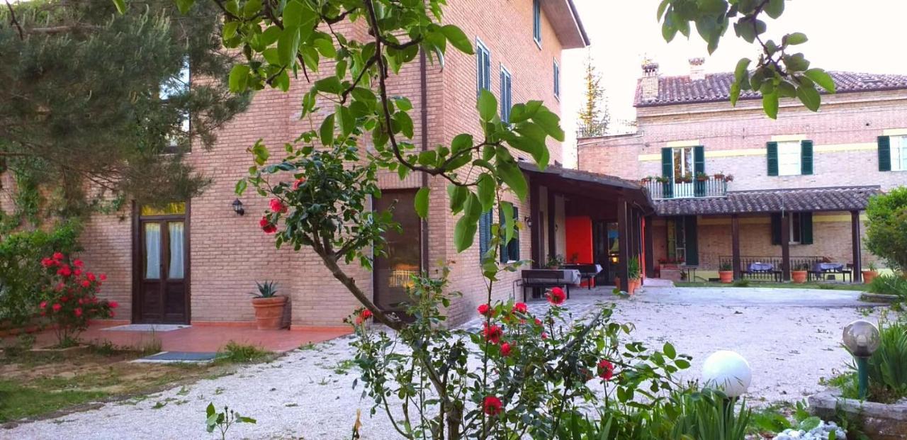 Hotel B&B Resort Fonte La Castellana Sarnano Eksteriør billede
