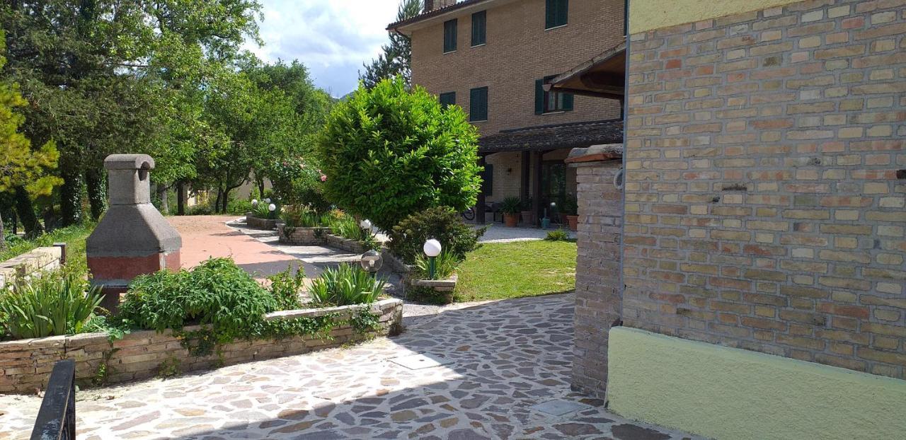Hotel B&B Resort Fonte La Castellana Sarnano Eksteriør billede